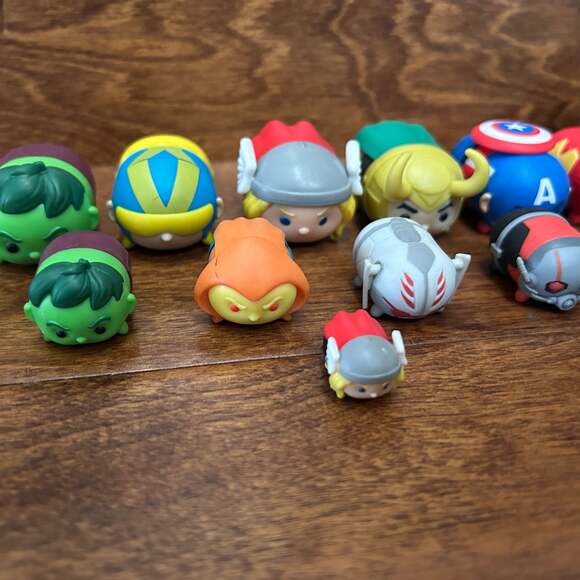 DISNEY TSUM TSUM Marvel Vinyl Figure Lot - Picture 3 of 6